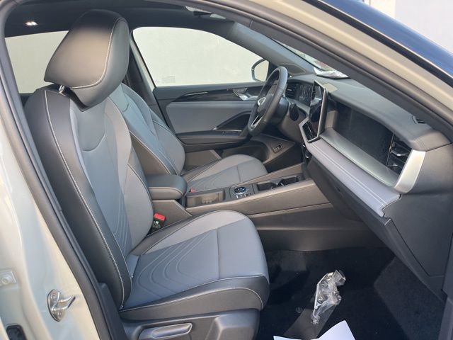 New 2026 Volkswagen Tiguan SE R-Line FWD image 28