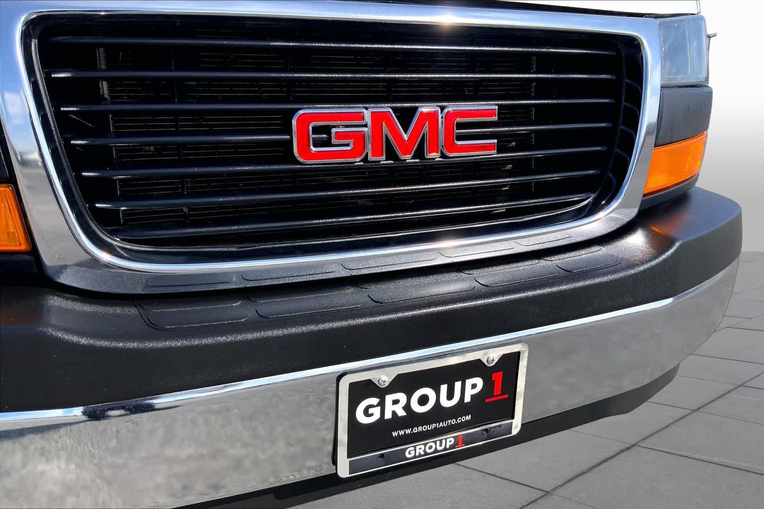 Used 2025 GMC Savana 3500 LT RWD image 27