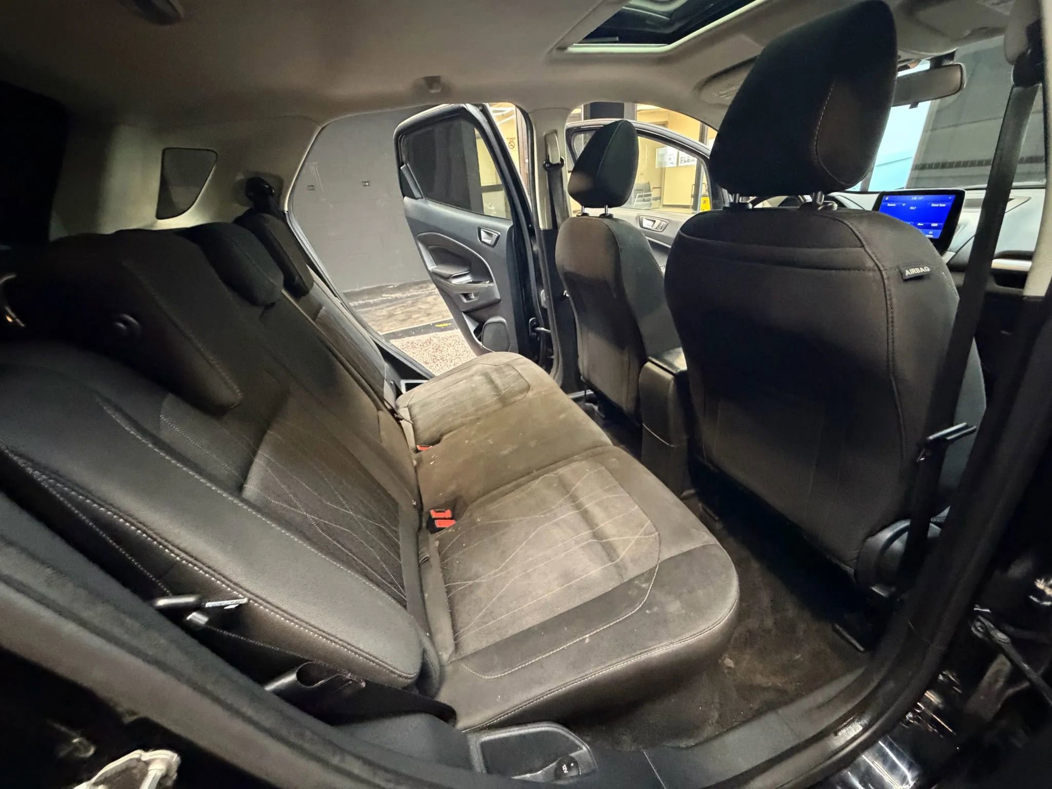 Used 2020 Ford EcoSport SE FWD image 34
