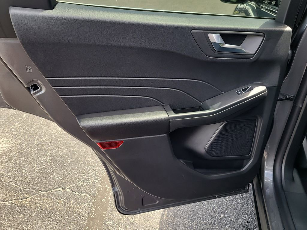 Certified 2026 Ford Escape SE FWD image 9