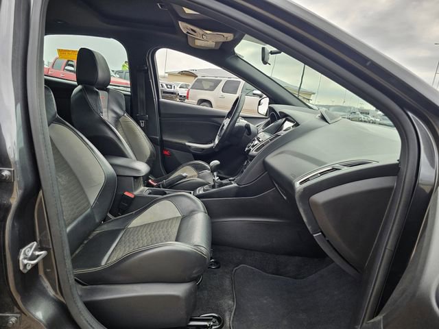 Certified 2018 Ford Focus ST w/ Equipment Group 401A image 25