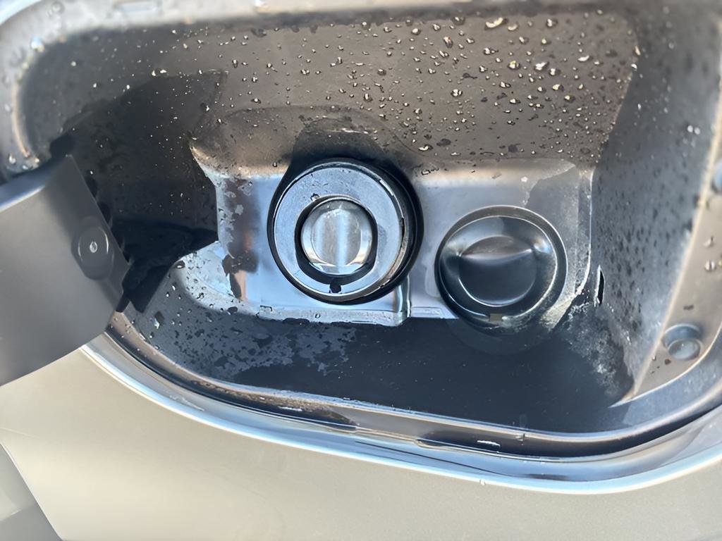 Used 2024 GMC Sierra 1500 AT4 w/ Technology Package image 10