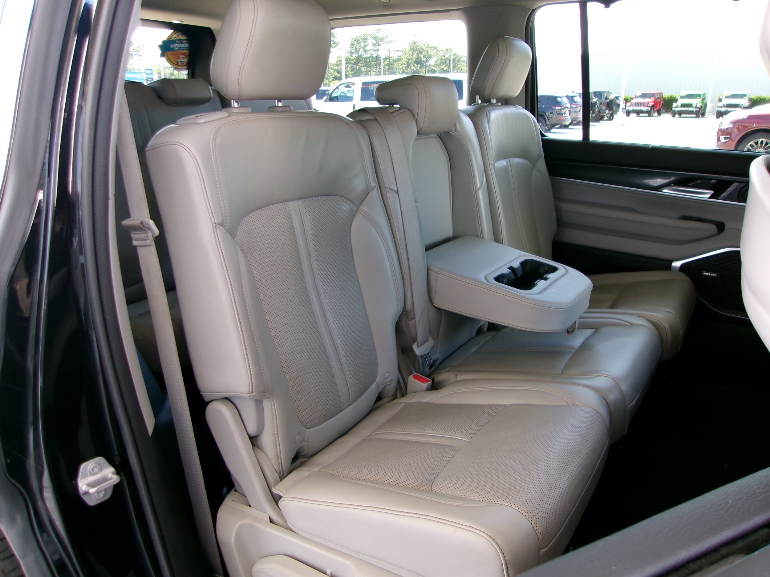 Used 2022 Jeep Wagoneer Series I w/ Convenience Group I AWD/4WD image 21