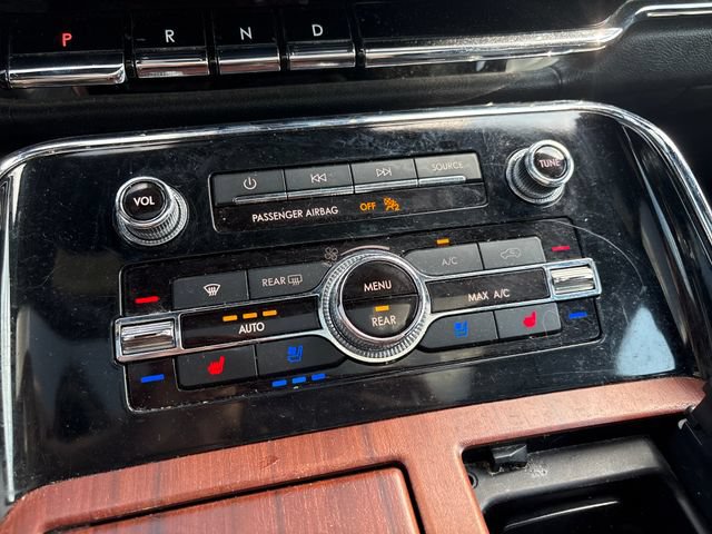 Used 2019 Lincoln Navigator L Reserve AWD/4WD image 22