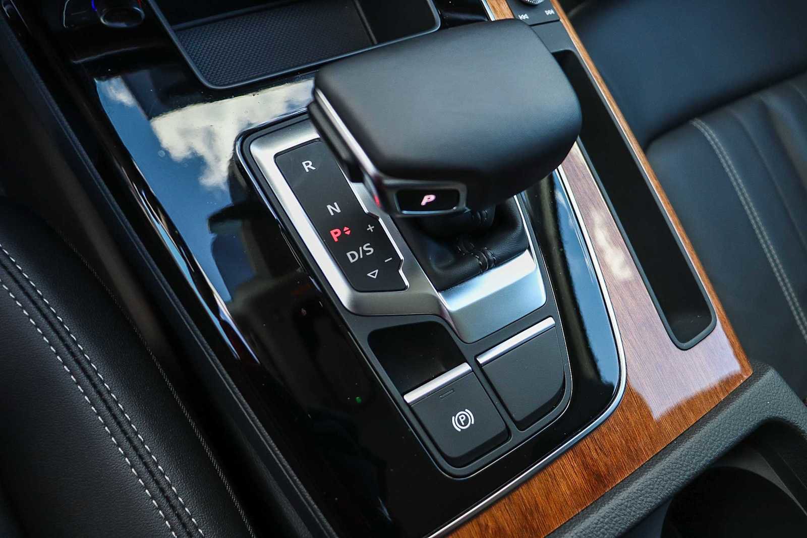 Used 2023 Audi Q5 2.0T Premium w/ Convenience Package image 26