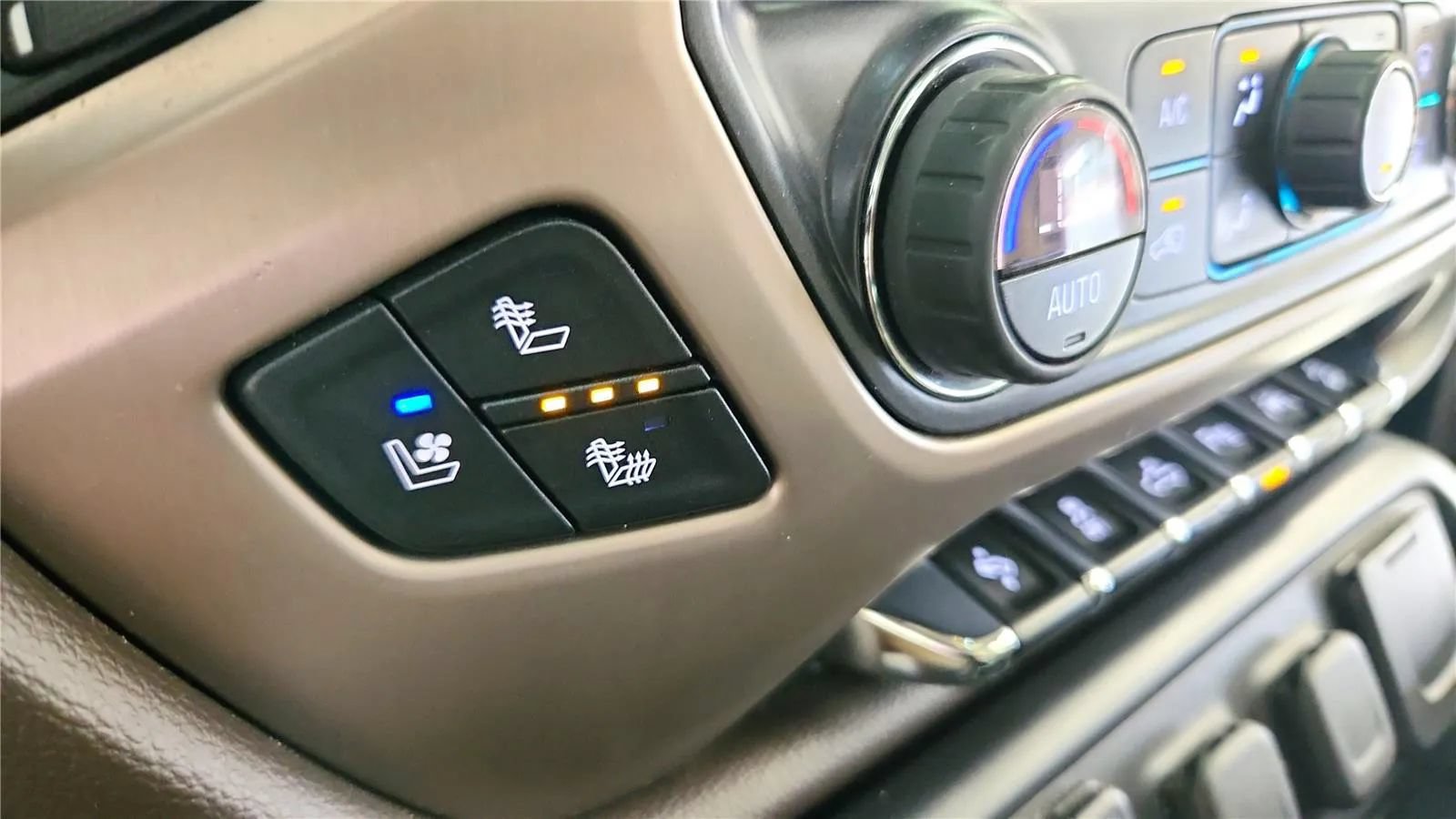 Used 2017 GMC Sierra 1500 Denali AWD/4WD image 31