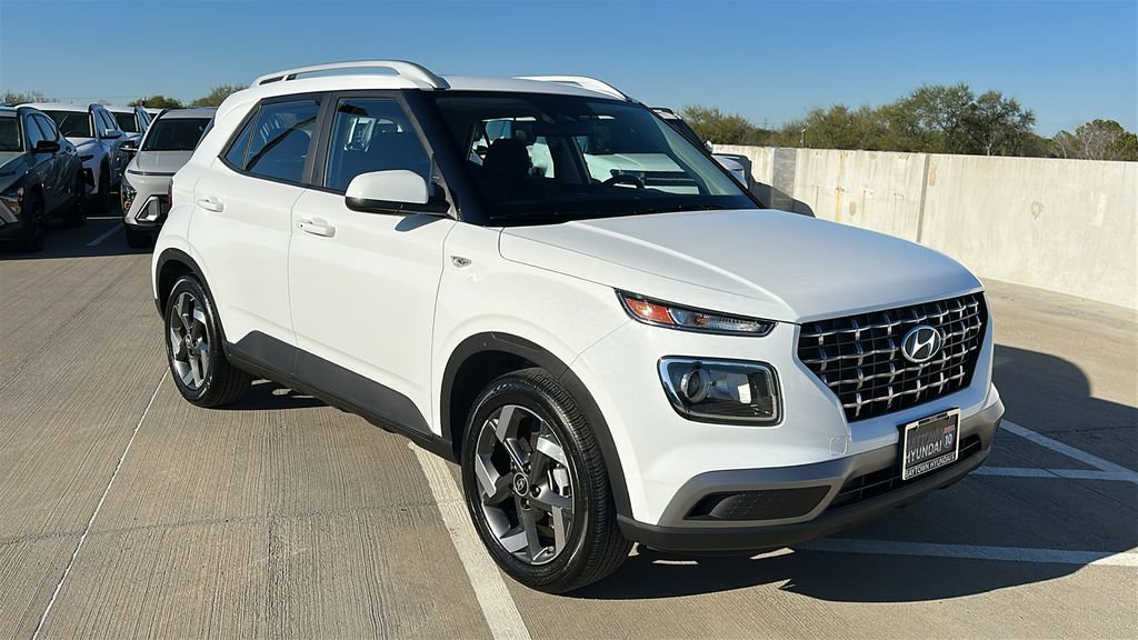 Used 2025 Hyundai Venue SEL image 15