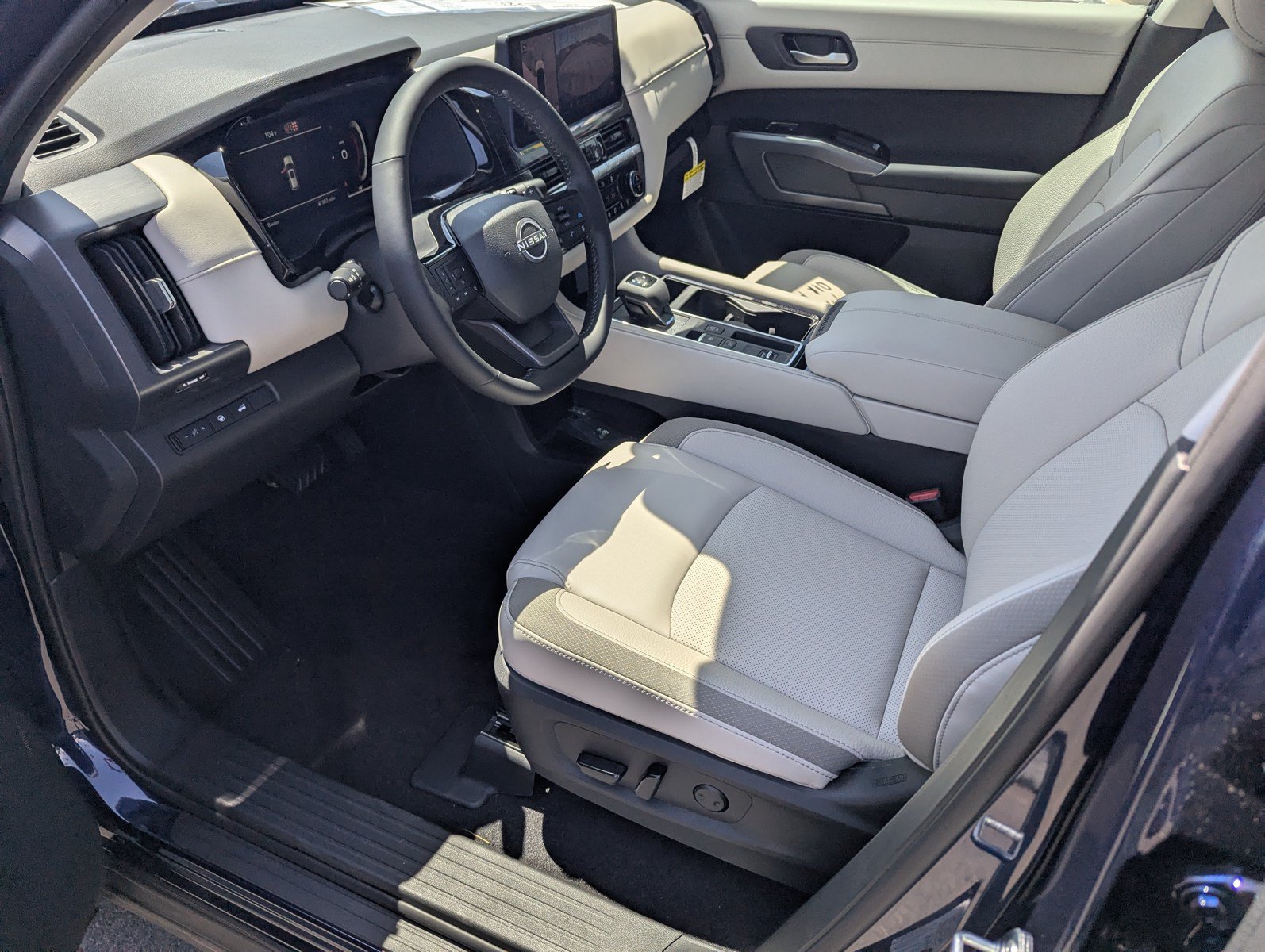 New 2026 Nissan Pathfinder SL FWD image 9