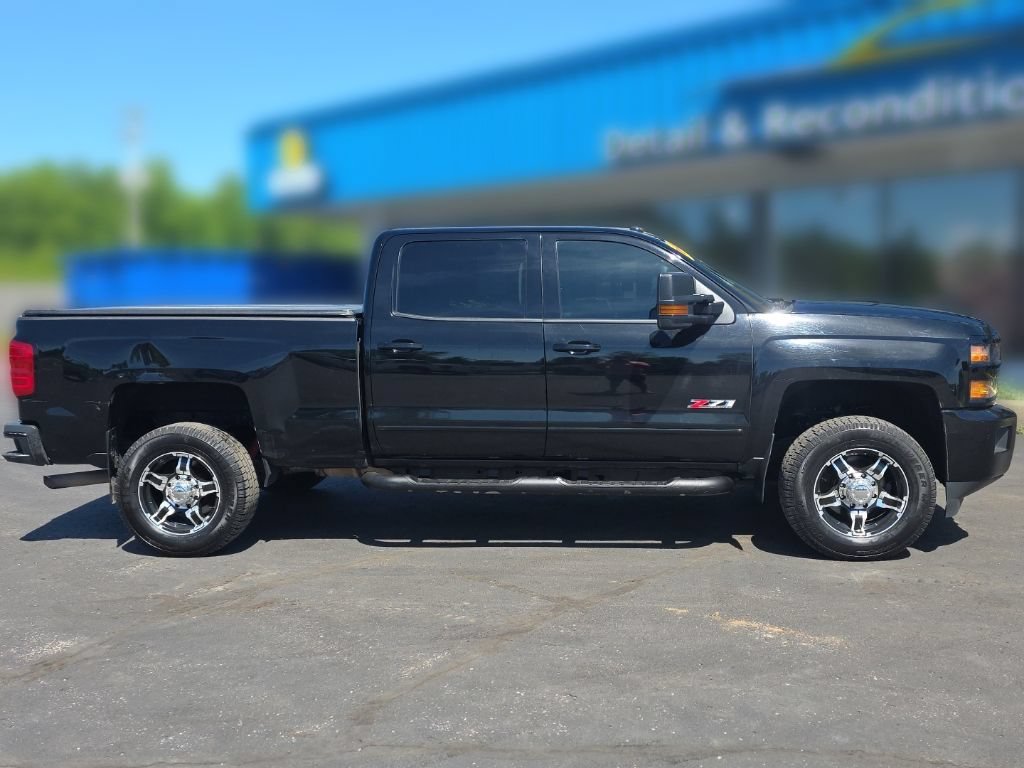 Used 2018 Chevrolet Silverado 2500 LTZ w/ Midnight Edition AWD/4WD image 9