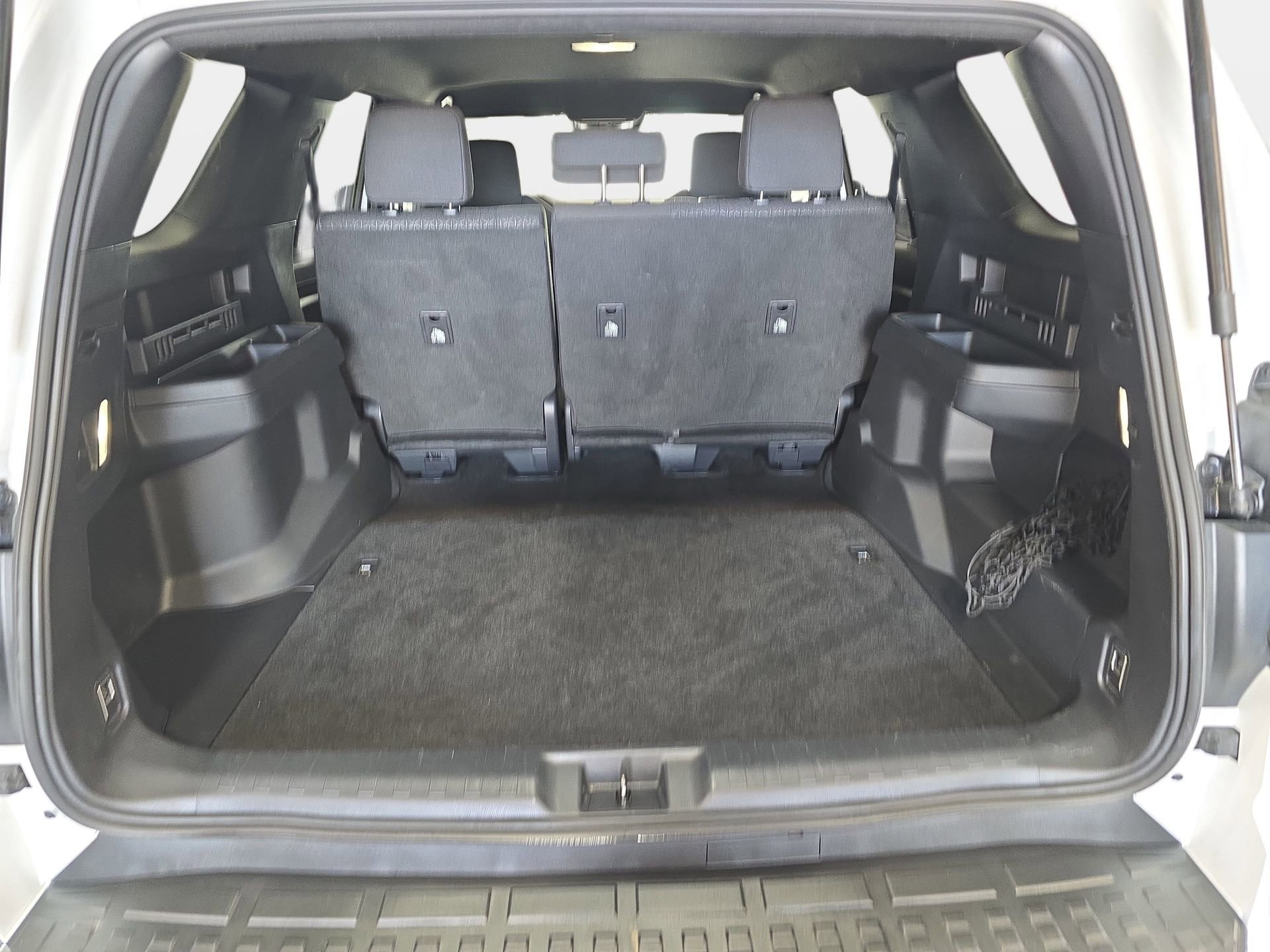 Used 2025 Toyota 4Runner SR5 AWD/4WD image 12
