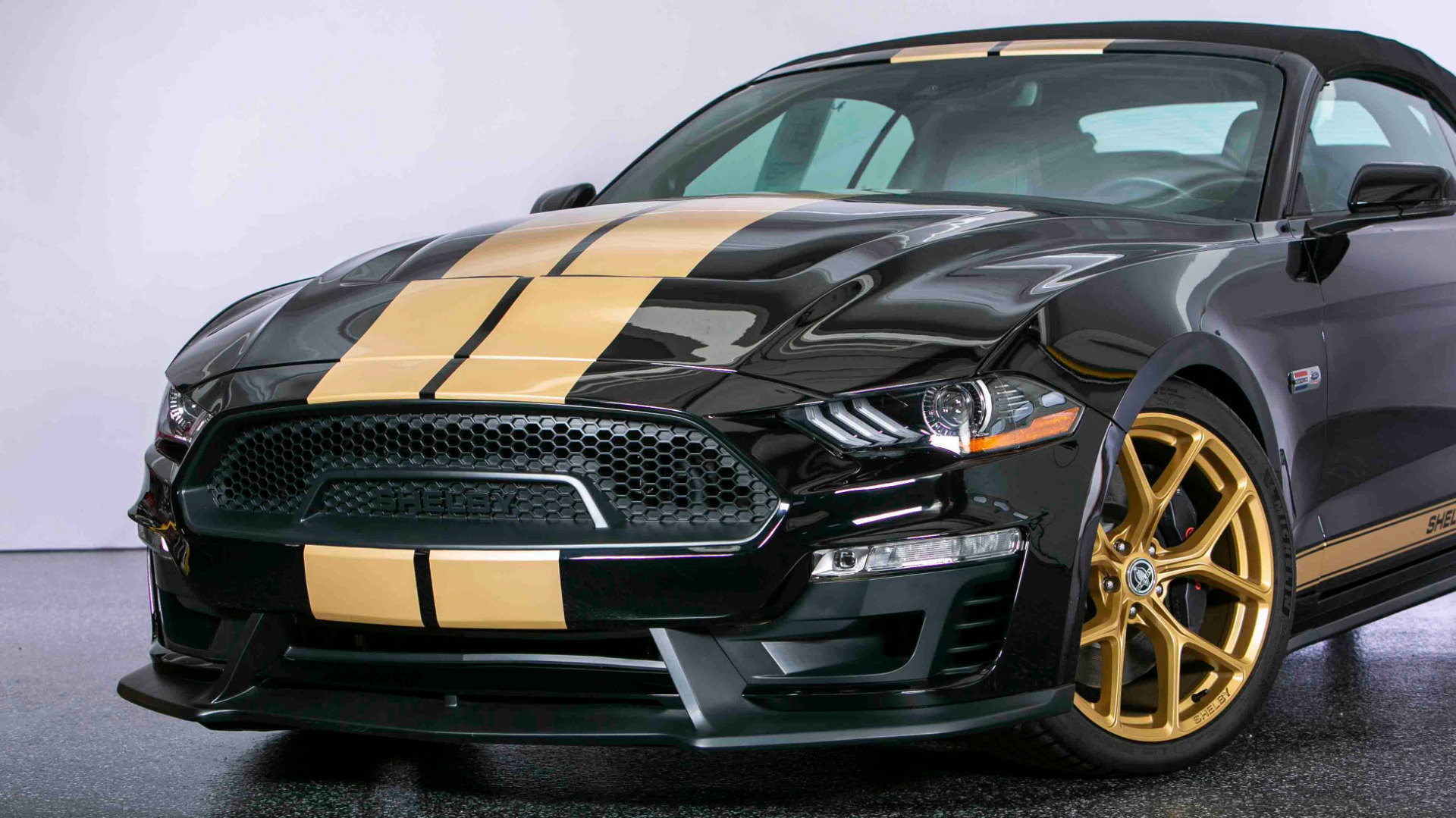 Used 2019 Ford Mustang GT Premium w/ GT Performance Package RWD image 9