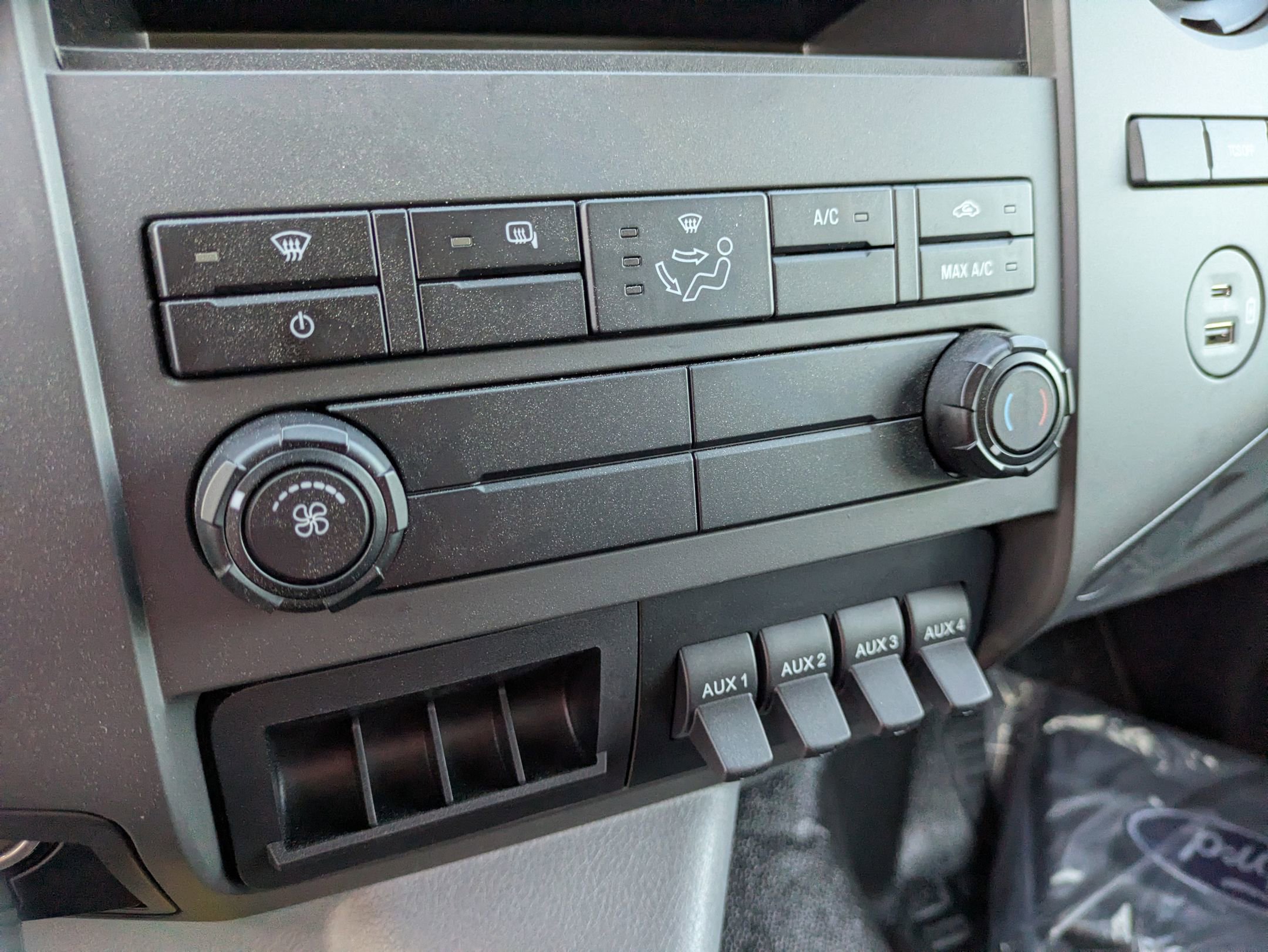 New 2027 Ford F750 2WD Regular Cab Super Duty image 23