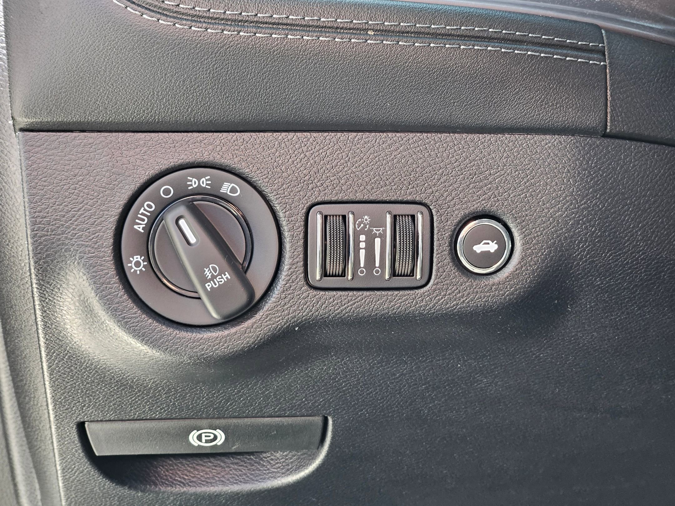 Used 2023 Dodge Challenger R/T w/ Plus Package image 20