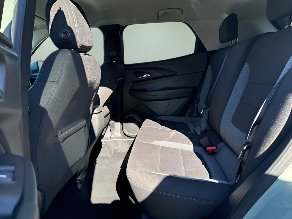 Used 2025 Chevrolet TrailBlazer LT AWD/4WD image 19