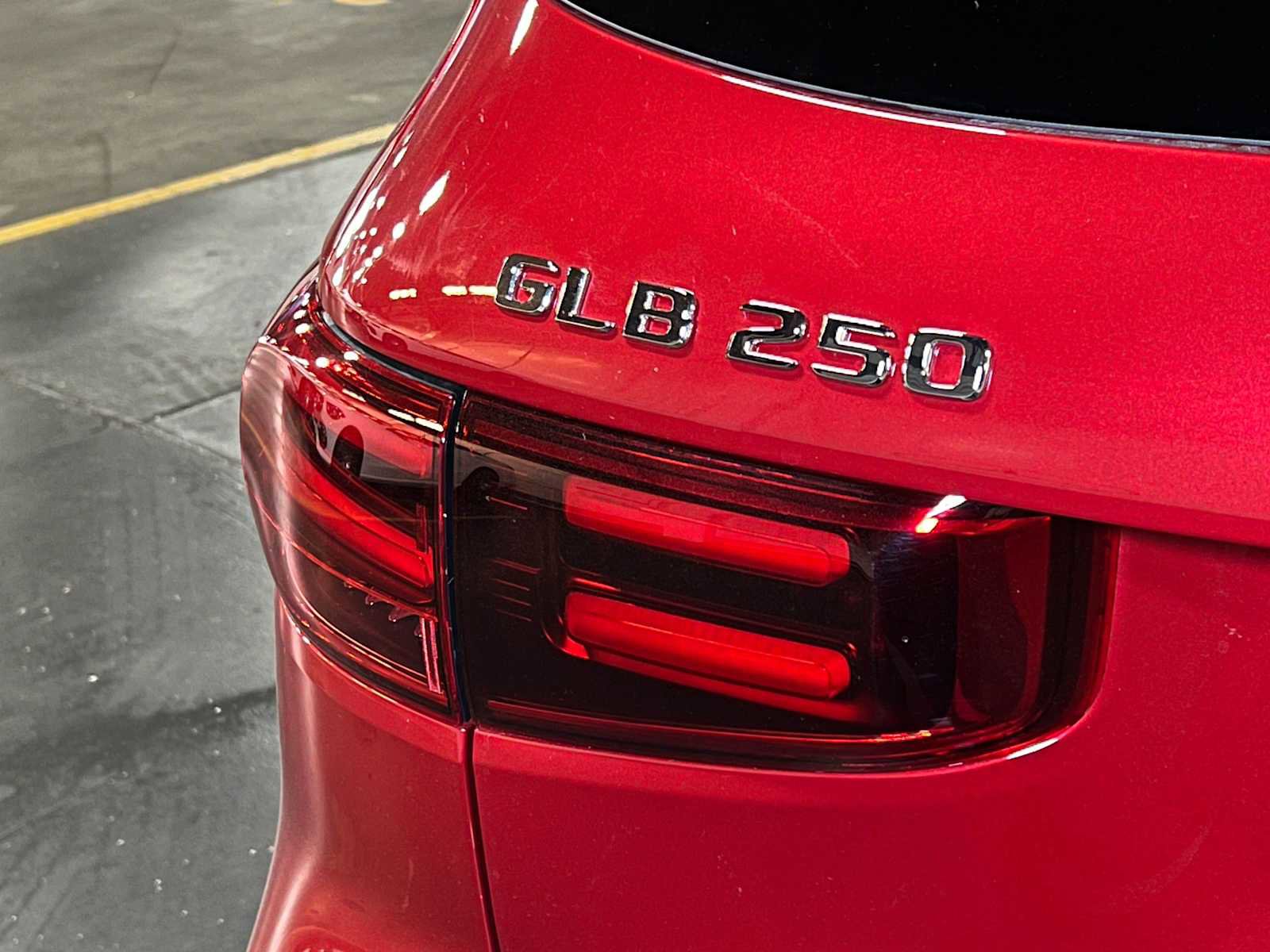 New 2025 Mercedes-Benz GLB 250 4MATIC image 13