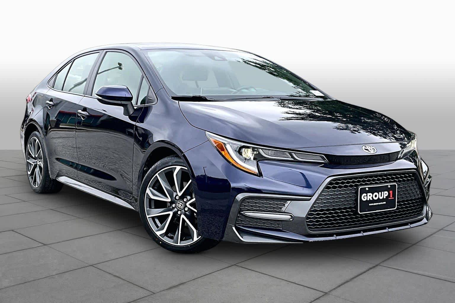 Used 2021 Toyota Corolla SE w/ SE Premium Package FWD image 3