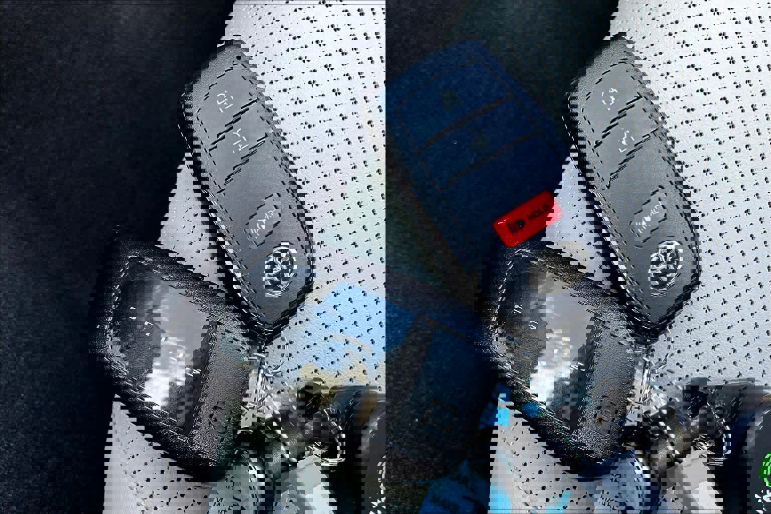 Used 2024 Toyota Prius XLE image 15