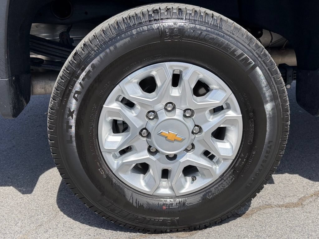 Used 2025 Chevrolet Silverado 2500 LT w/ All Star Edition AWD/4WD image 11