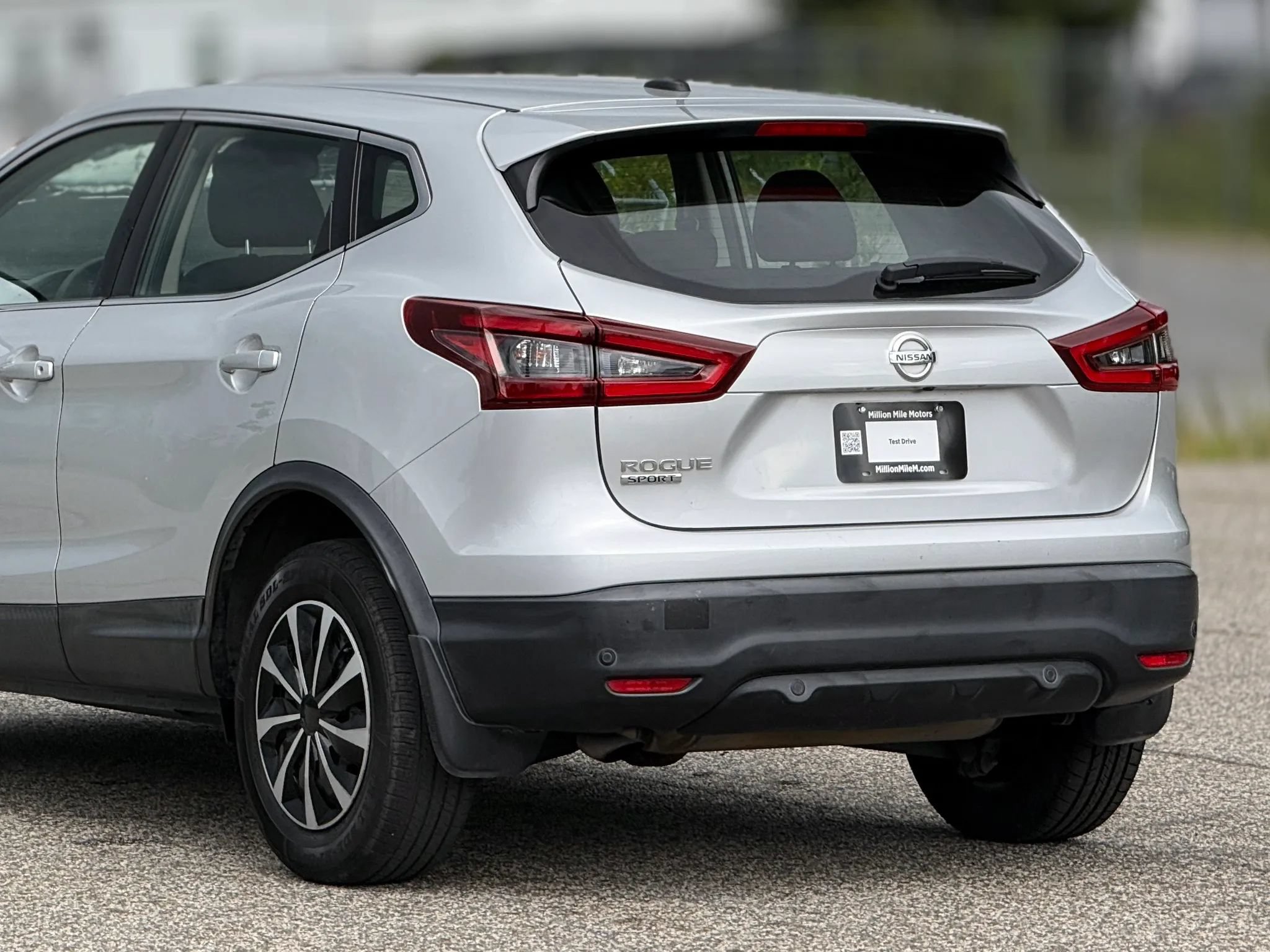 Used 2020 Nissan Rogue Sport S FWD image 16