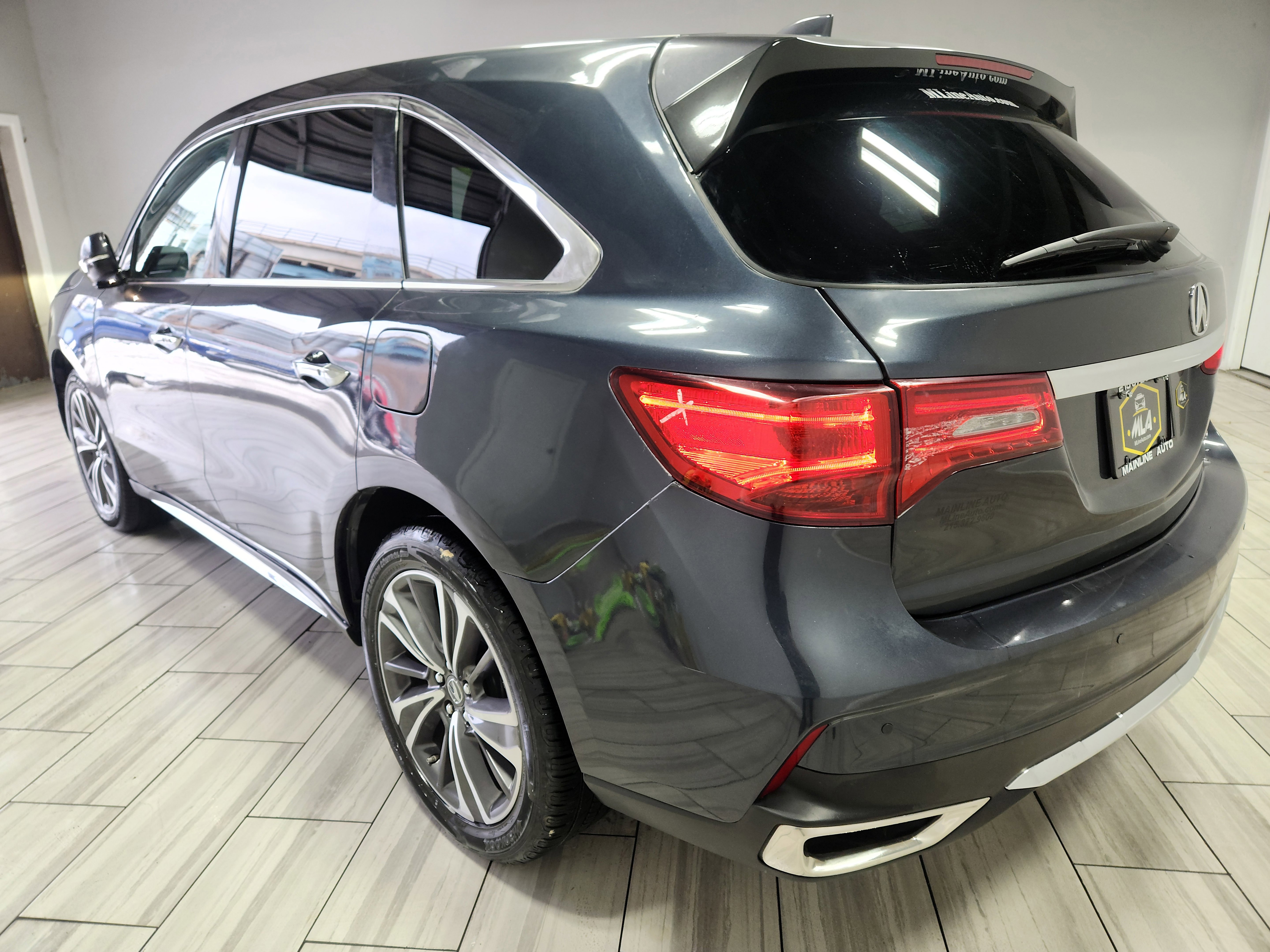 Used 2020 Acura MDX SH-AWD w/ Technology Package image 3