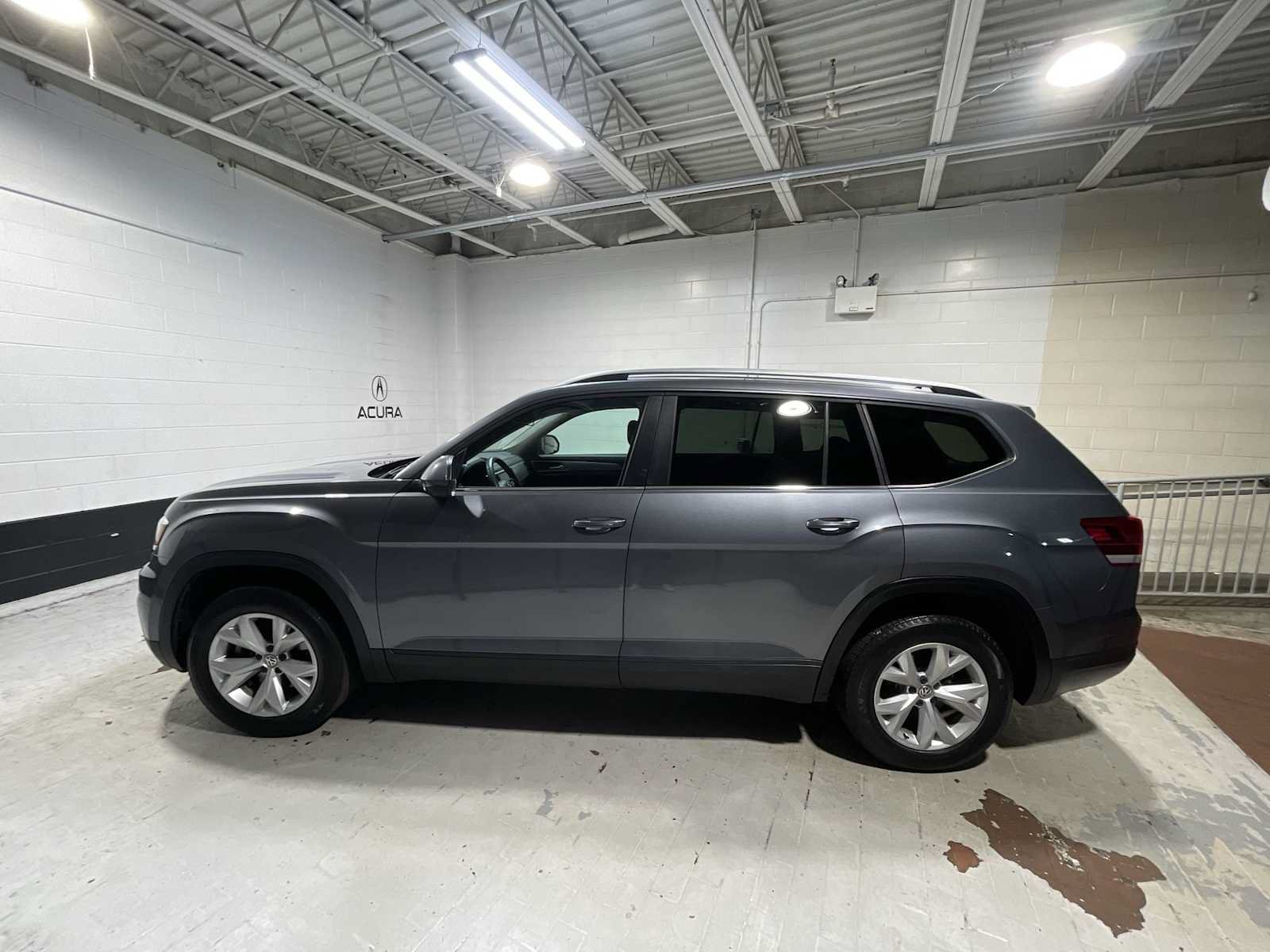 Used 2019 Volkswagen Atlas SE w/ Towing Package AWD/4WD image 3