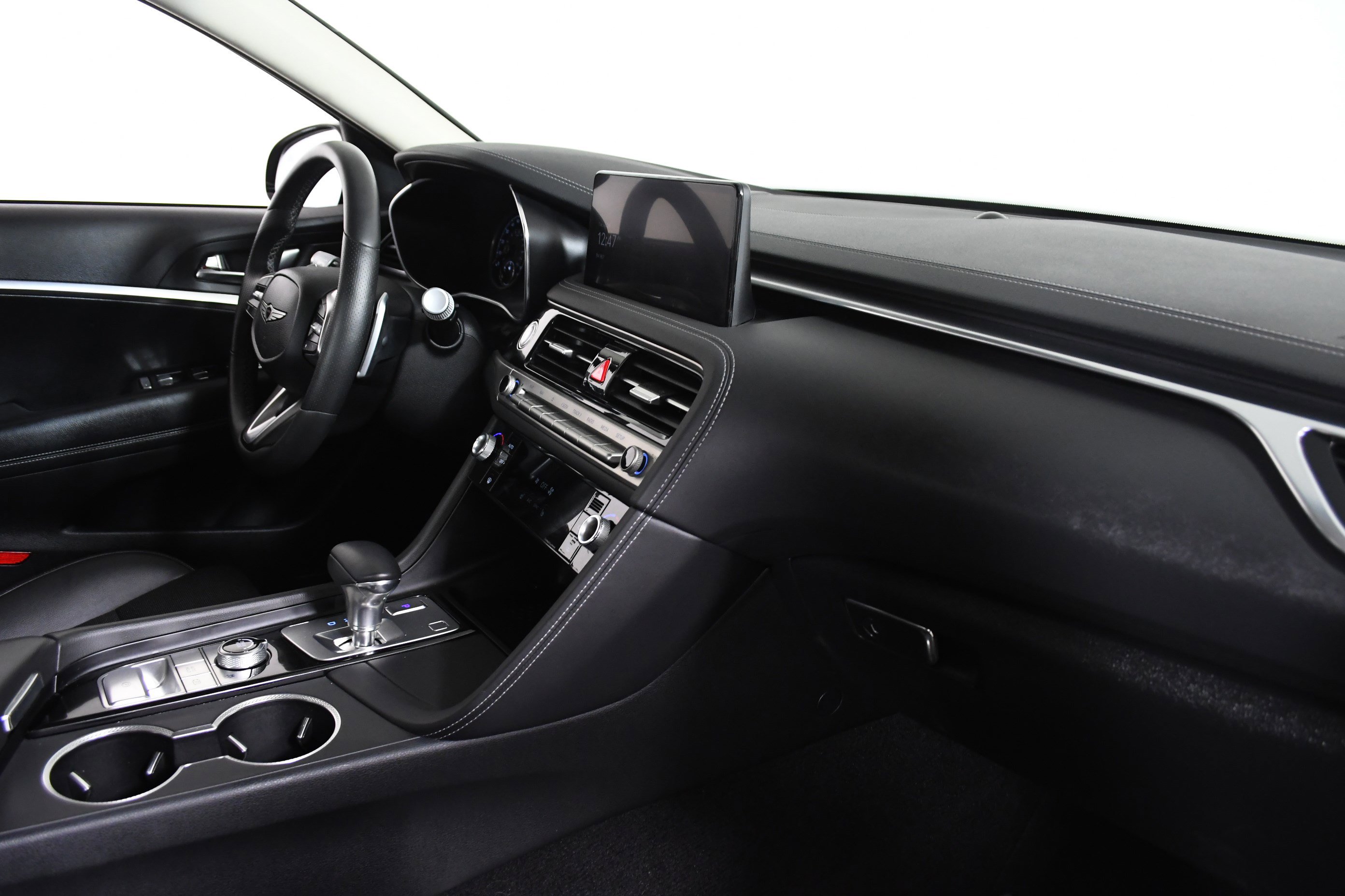 Used 2025 Genesis G70 2.5T image 27