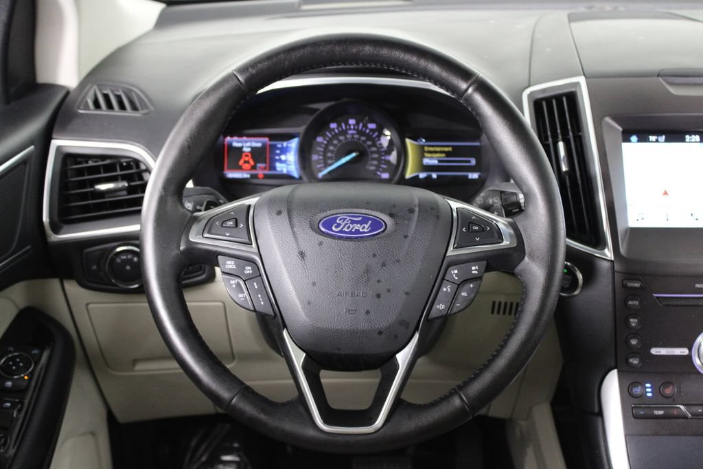 Used 2018 Ford Edge Titanium w/ Equipment Group 301A AWD/4WD image 9