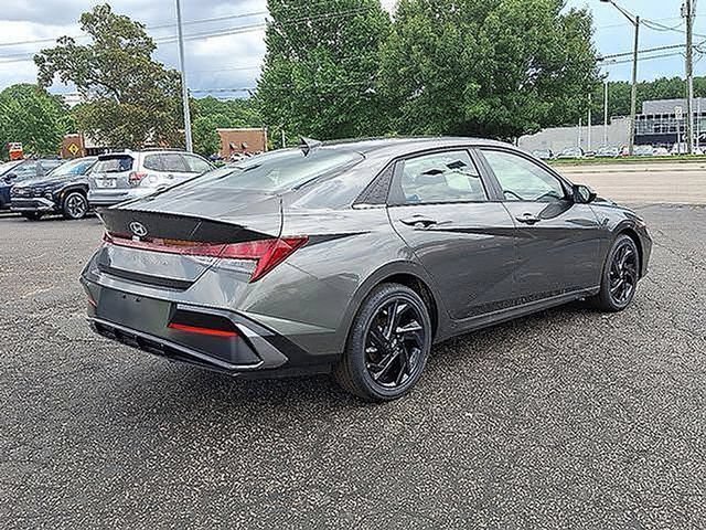 New 2026 Hyundai Elantra SEL Sport Premium FWD image 4