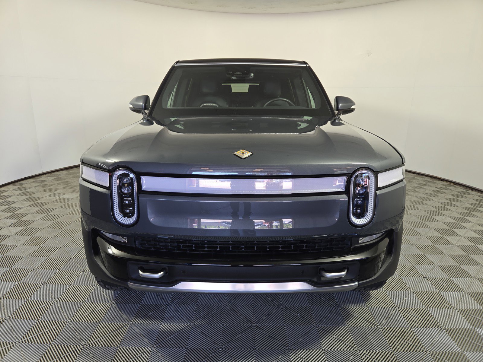 Used 2024 Rivian R1S Adventure AWD/4WD image 8