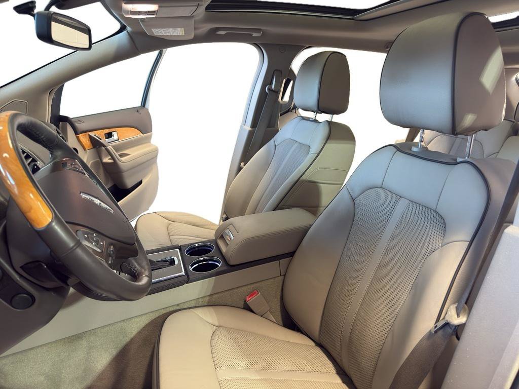 Used 2015 Lincoln MKX AWD w/ Equipment Group 102A image 16