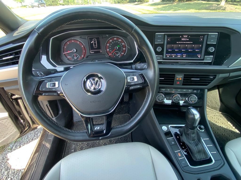 Used 2020 Volkswagen Jetta R-Line w/ R-Line Cold Weather Package FWD image 10