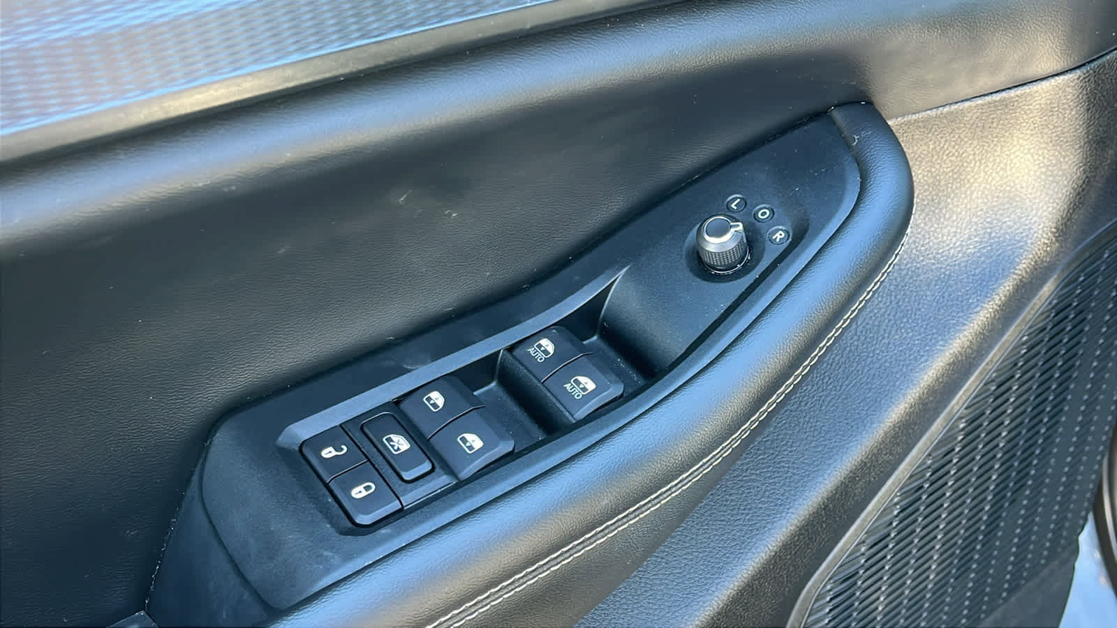 Used 2023 Jeep Grand Cherokee Altitude image 23