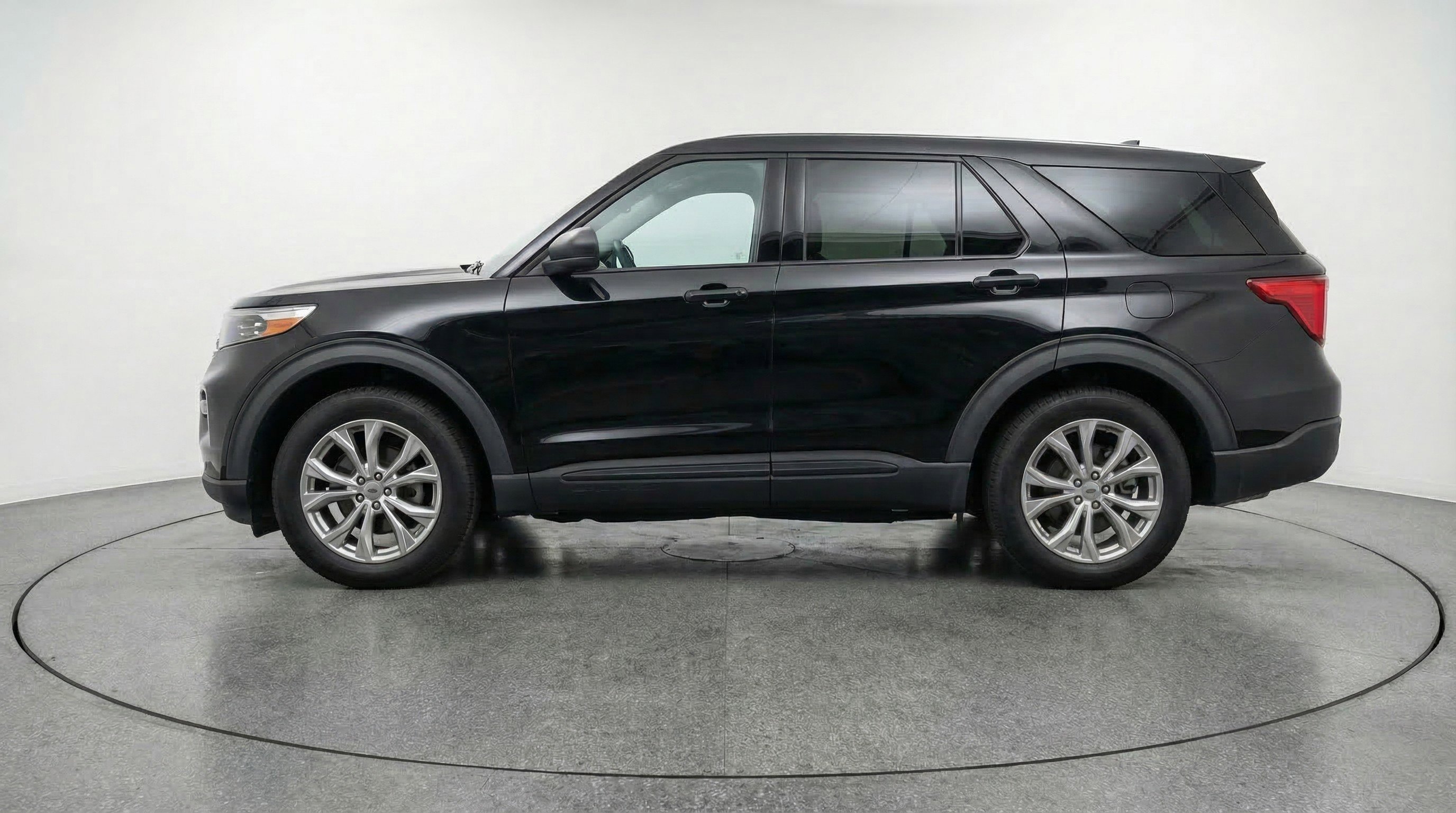 Used 2024 Ford Explorer Limited image 5