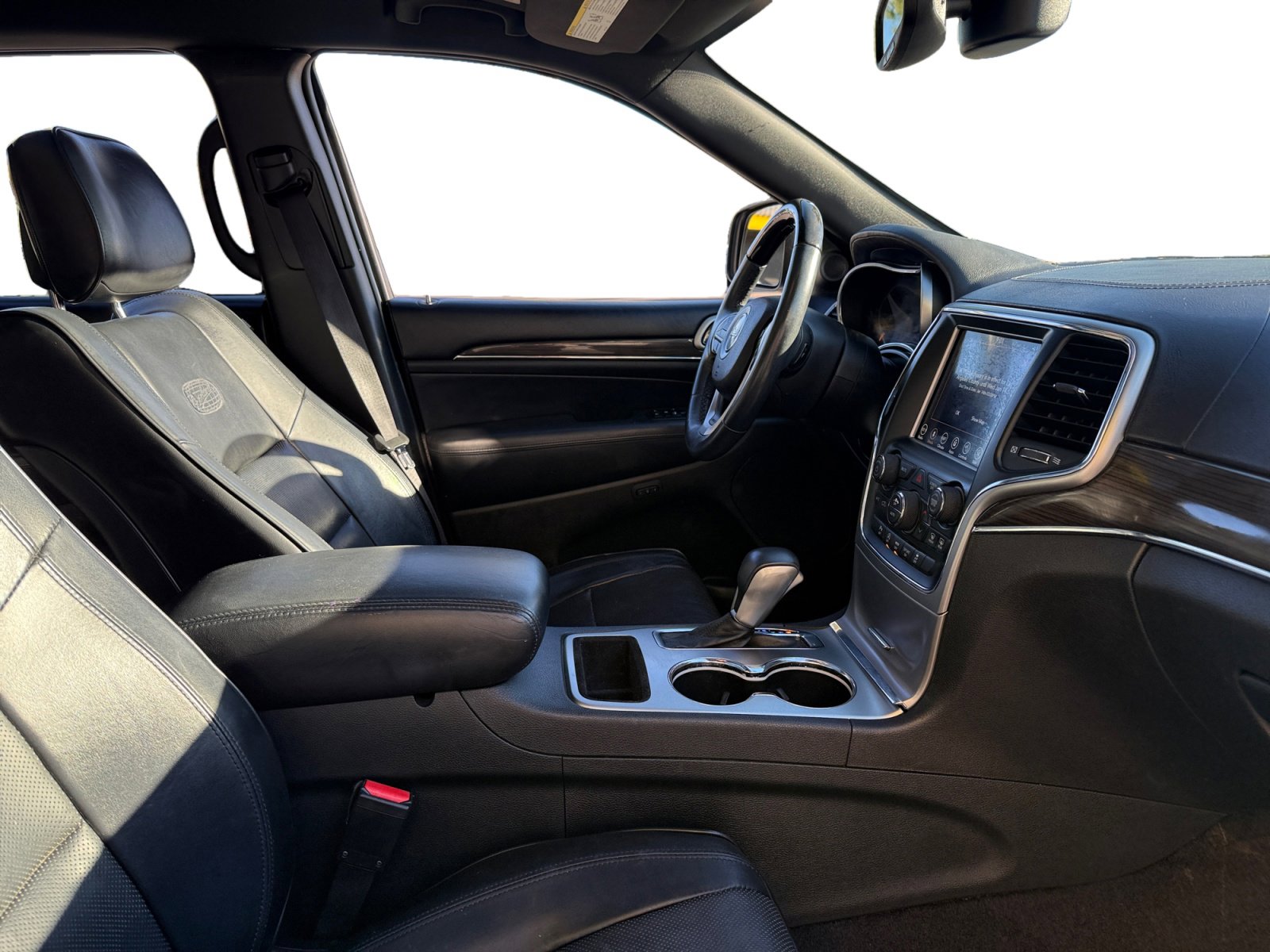 Used 2018 Jeep Grand Cherokee Overland RWD image 14