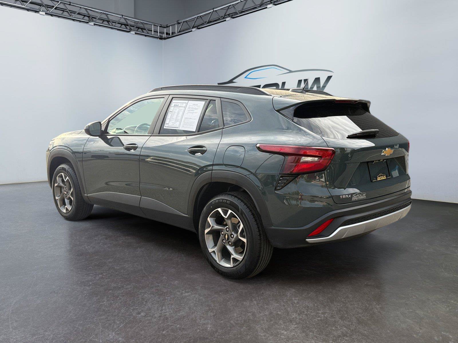 Used 2025 Chevrolet Trax LT FWD image 5
