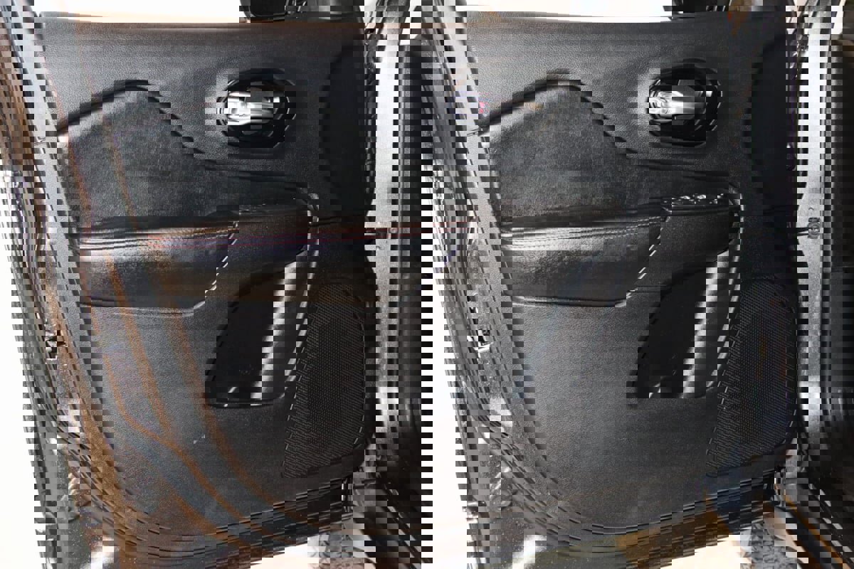 Used 2022 Jeep Cherokee Trailhawk w/ Trailer Tow Group image 32