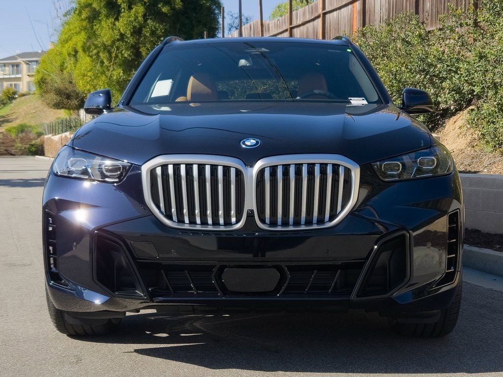 New 2026 BMW X5 xDrive50e w/ M Sport Package image 3