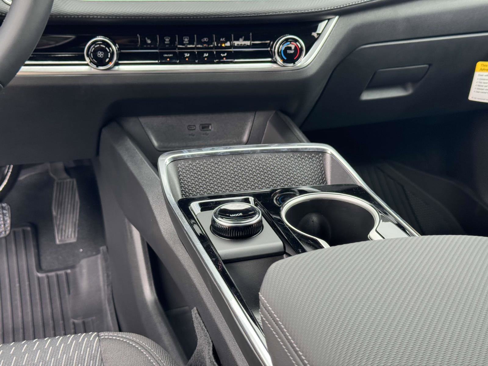 New 2026 Chevrolet Equinox LT w/ Midnight Edition image 4