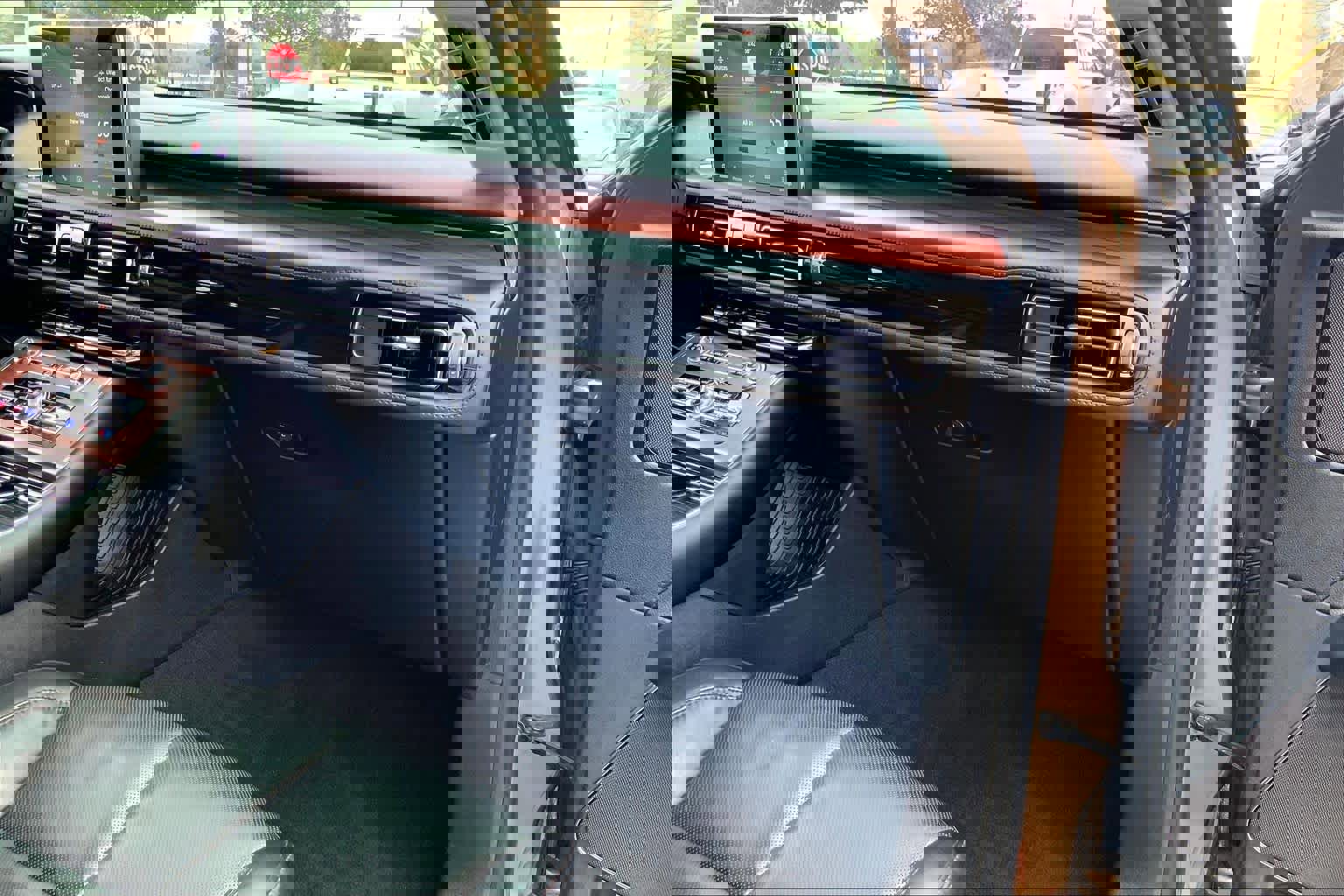 Used 2022 Lincoln Aviator Reserve w/ Elements Package Plus image 19