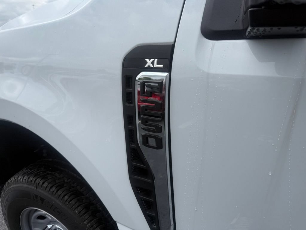 New 2026 Ford F250 XL w/ XL Chrome Package AWD/4WD image 13