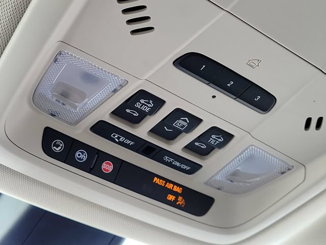 Used 2022 Buick Enclave Essence w/ Experience Buick Package FWD image 18