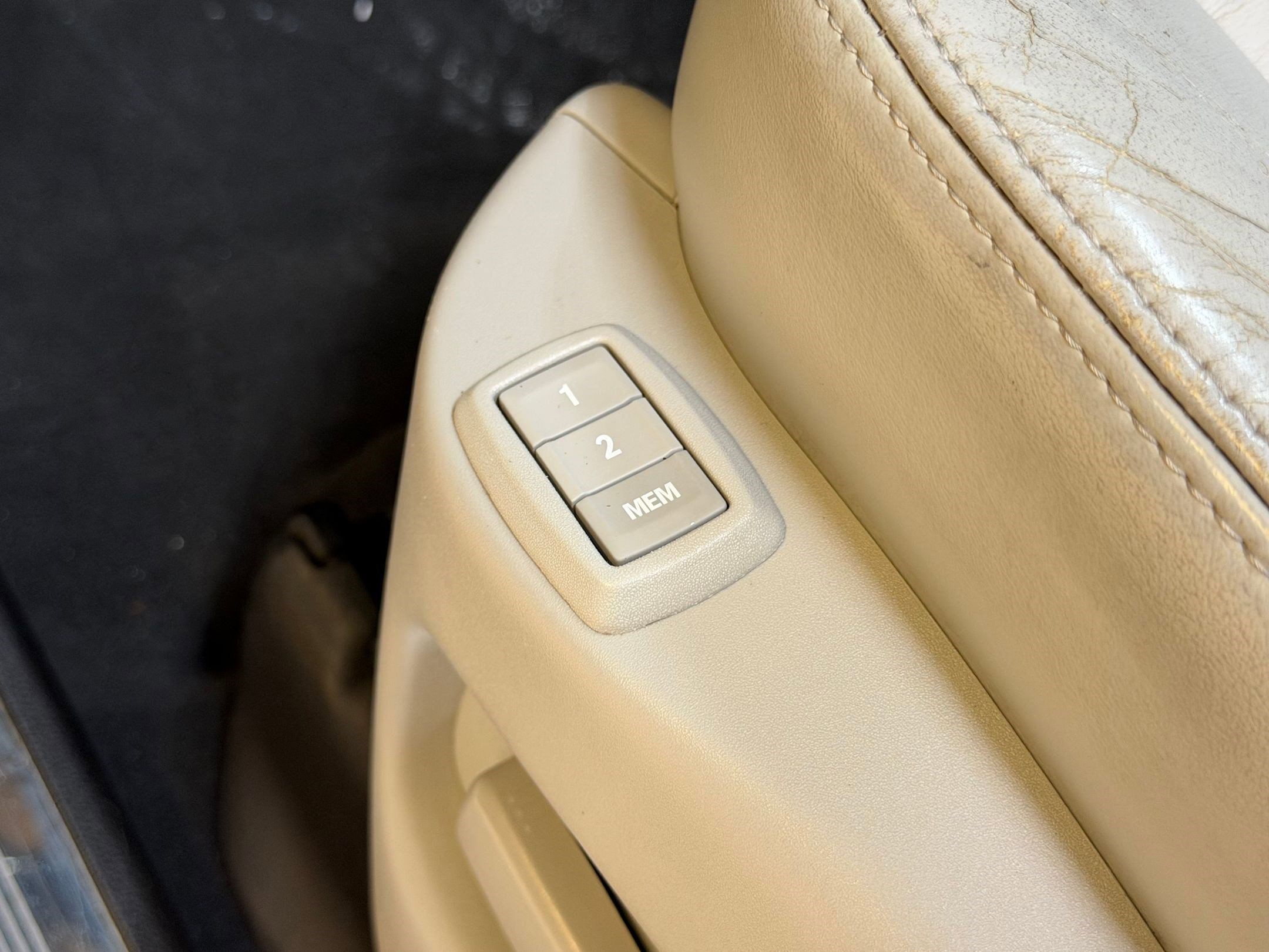 Used 2013 Cadillac SRX Performance w/ Driver Awareness Package image 17