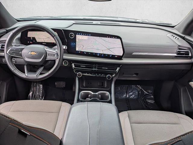 Used 2025 Chevrolet Traverse LT image 19