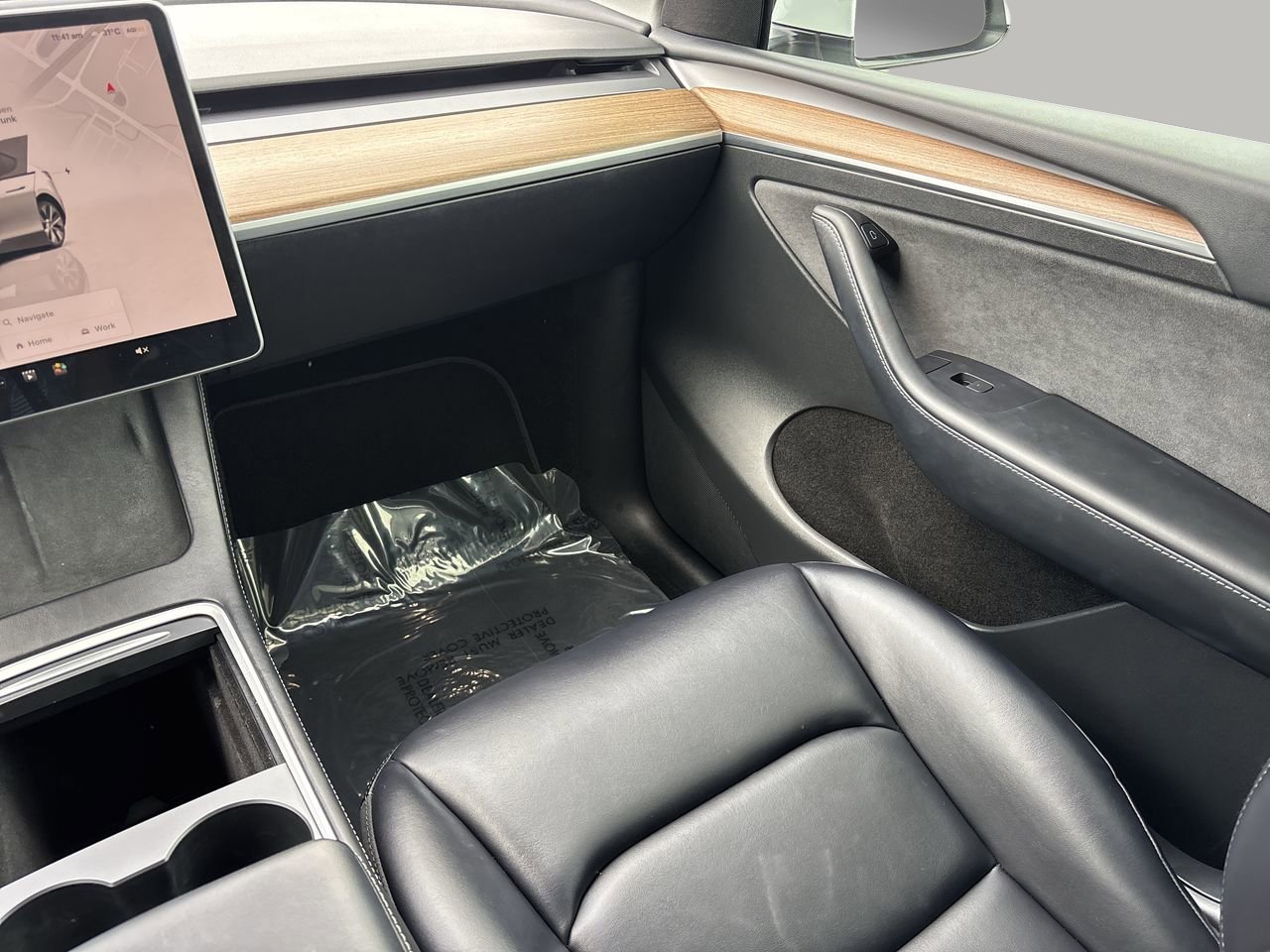 Used 2024 Tesla Model Y 2WD image 12