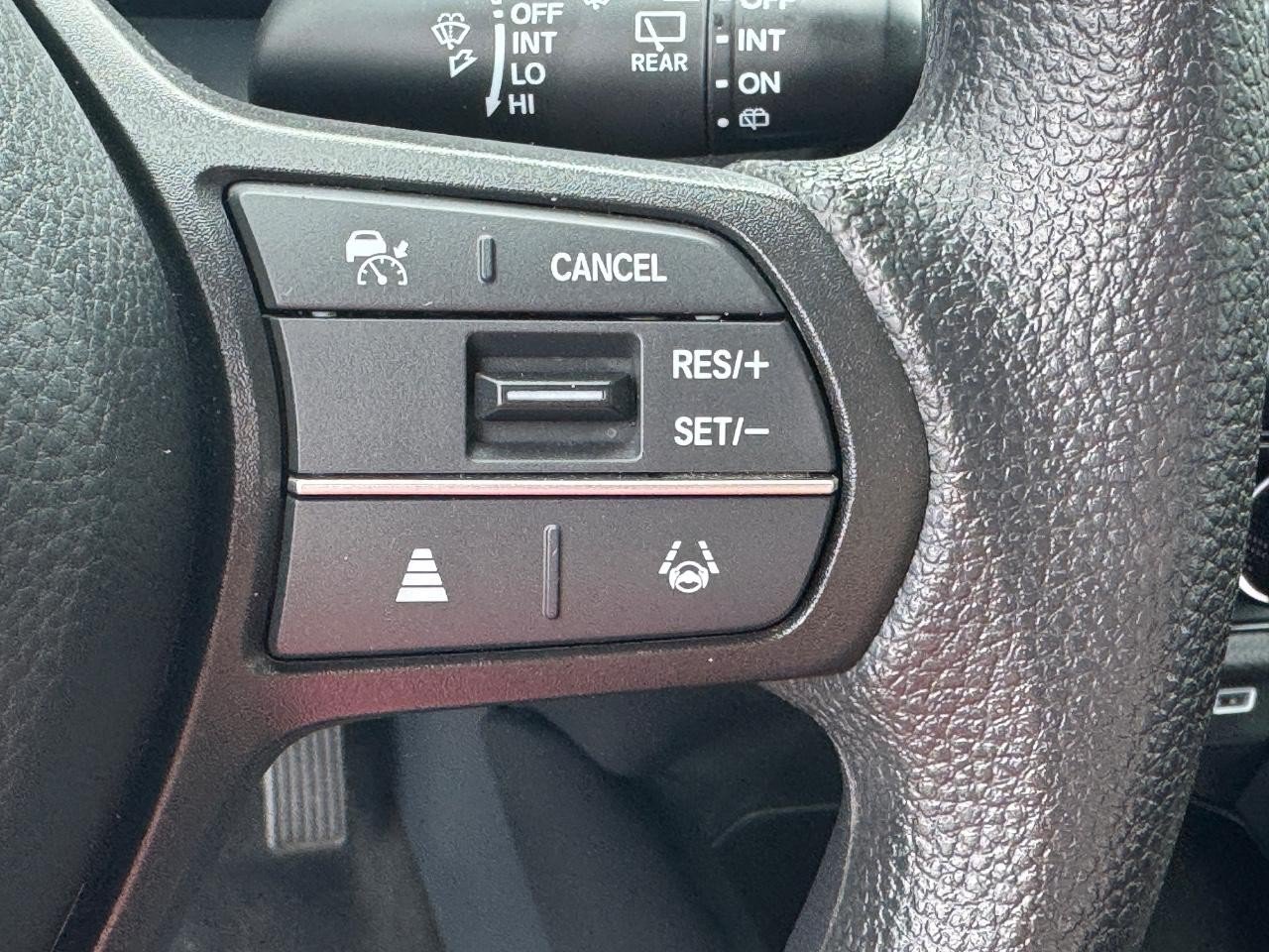 Used 2025 Honda HR-V LX image 21
