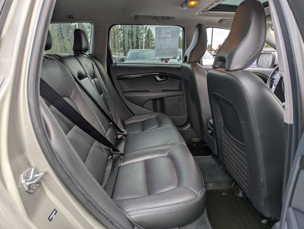 Used 2016 Volvo XC70 T5 Premier w/ Proximity Package image 32