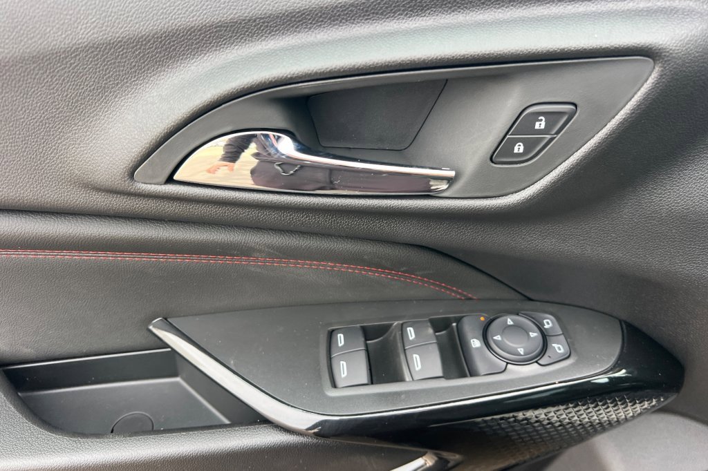 New 2026 Chevrolet Trax RS w/ Driver Confidence Package image 8