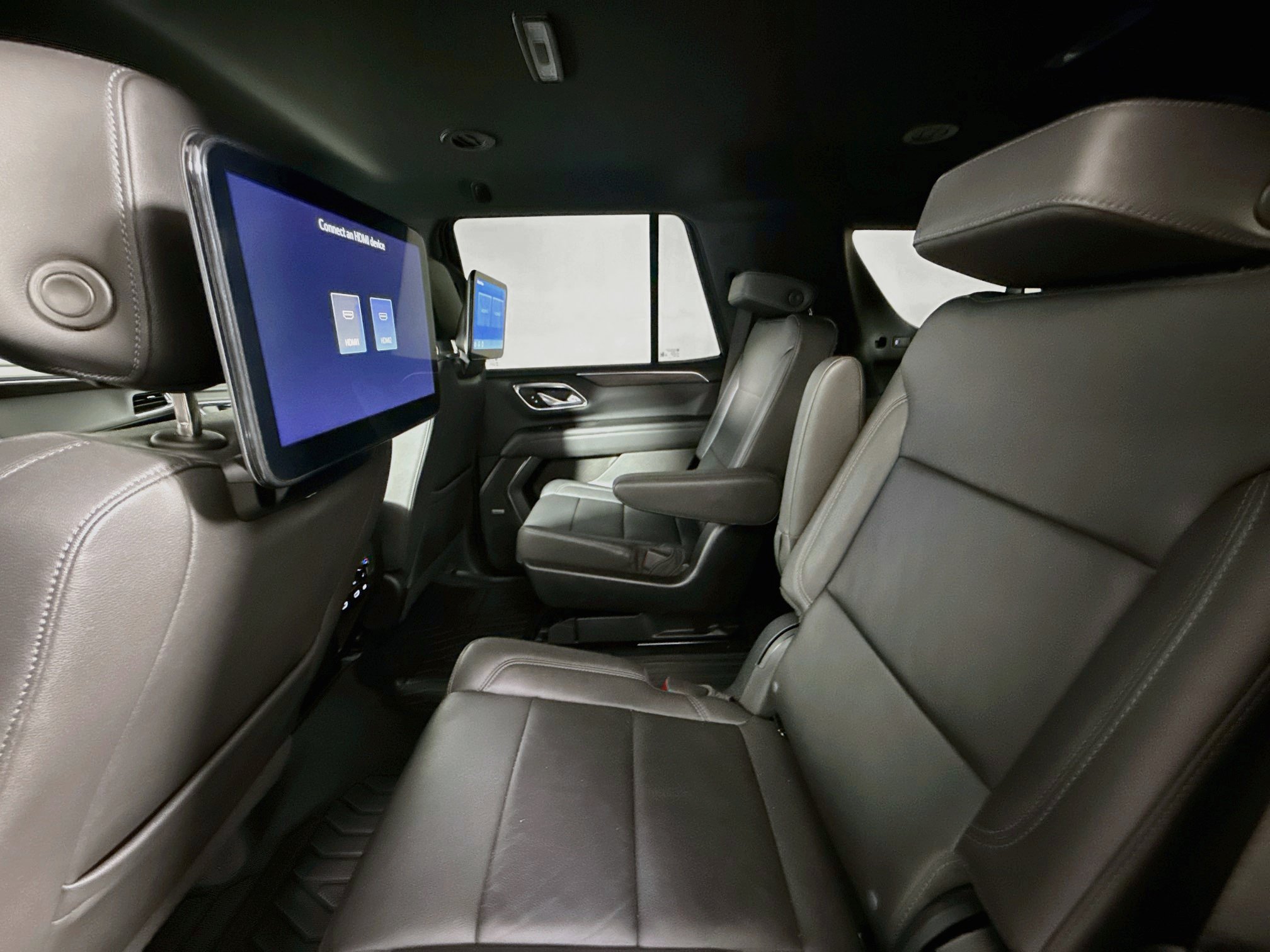 Used 2023 Chevrolet Tahoe Z71 w/ Luxury Package AWD/4WD image 26