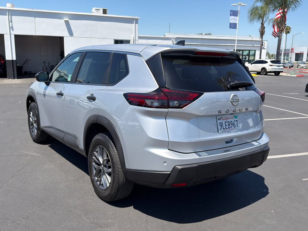 Used 2024 Nissan Rogue S FWD image 9