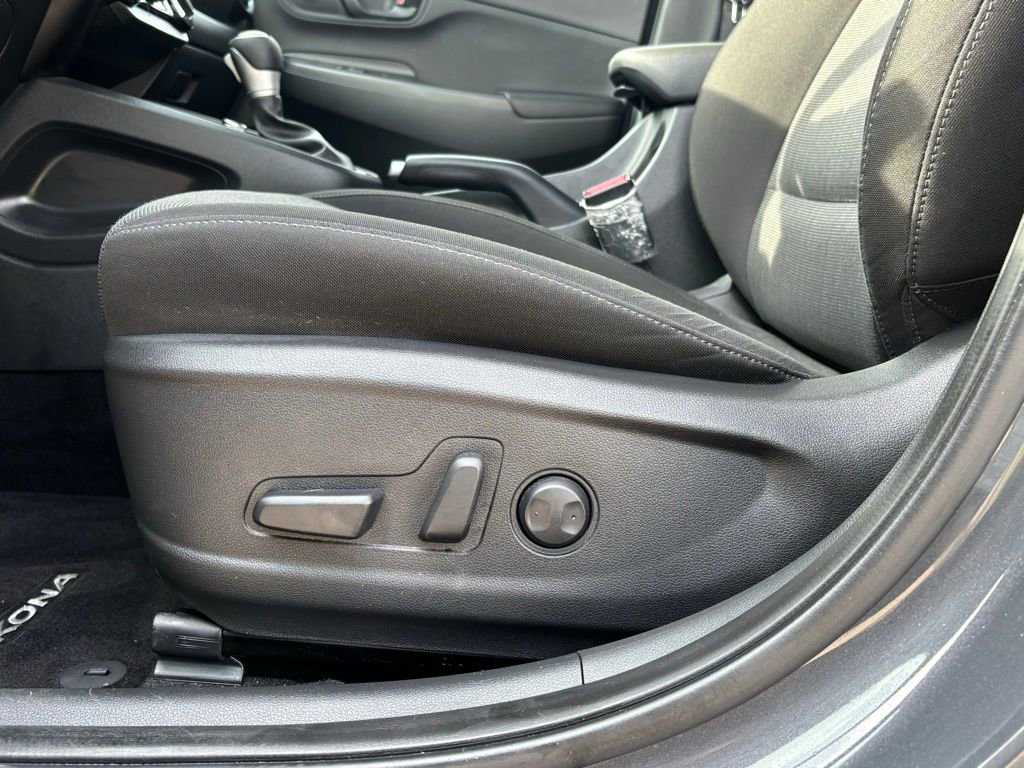 Used 2023 Hyundai Kona SEL FWD image 13